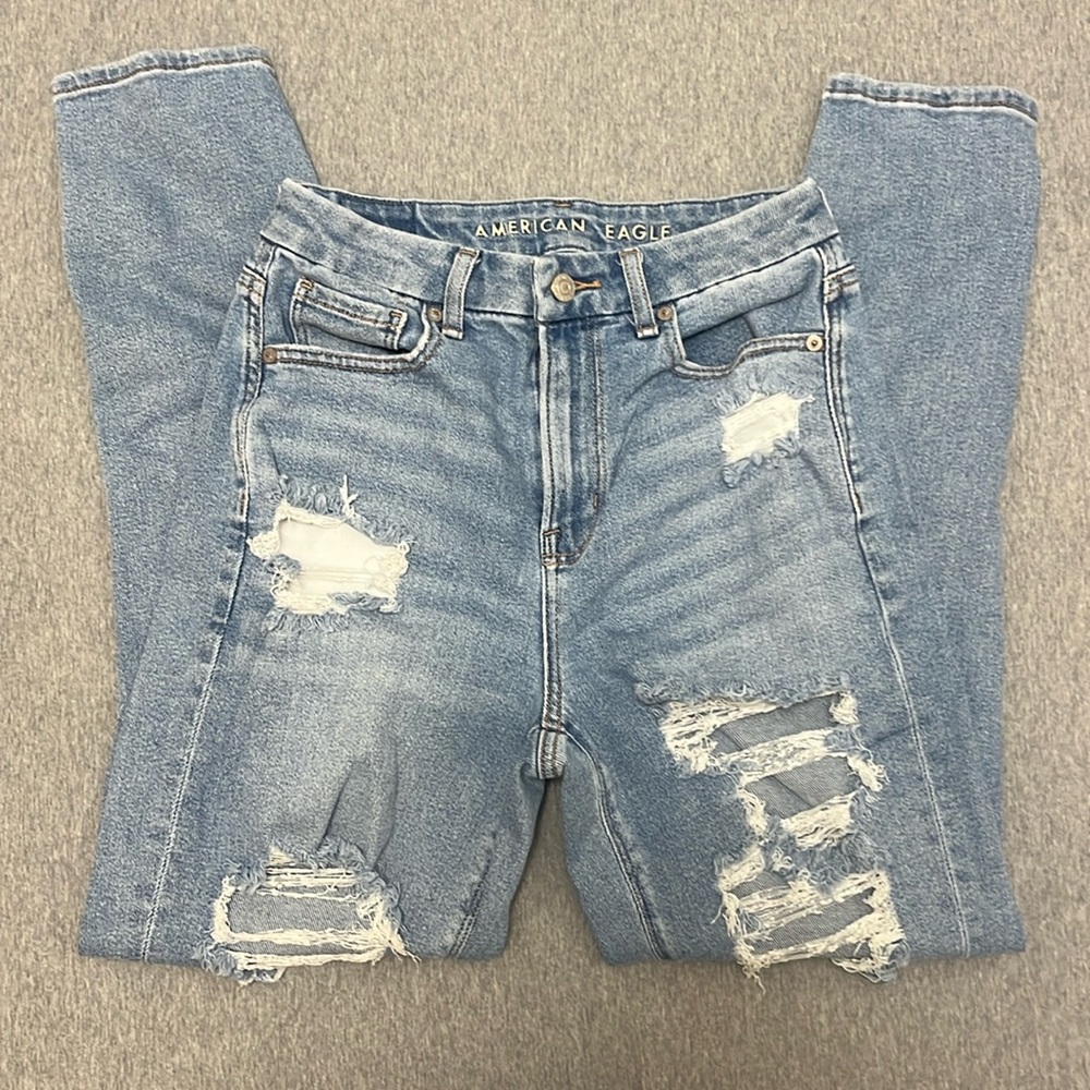 American Eagle Curvy Stretch Ripped Mom Jeans Size 2